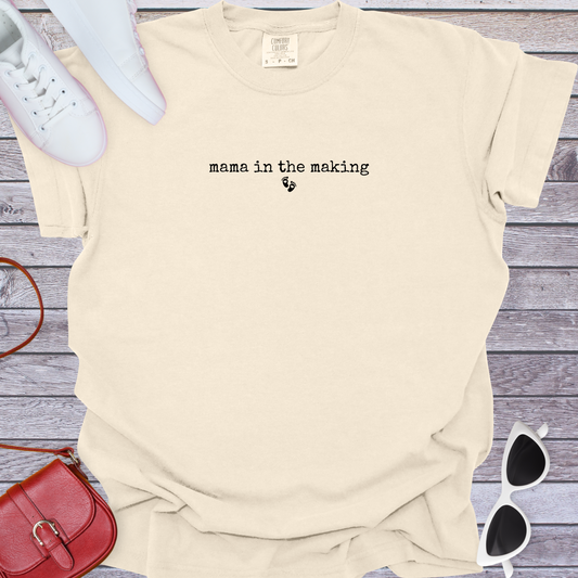 Mama in the Making Footprint T-Shirt