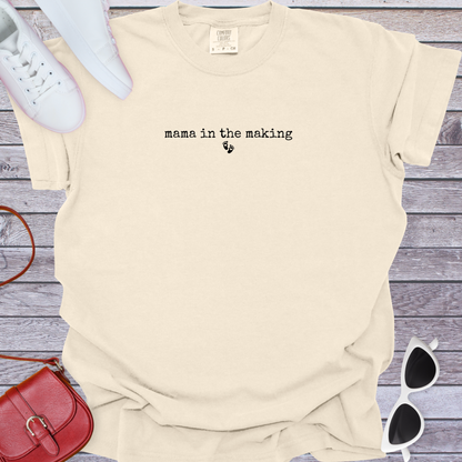 Mama in the Making Footprint T-Shirt