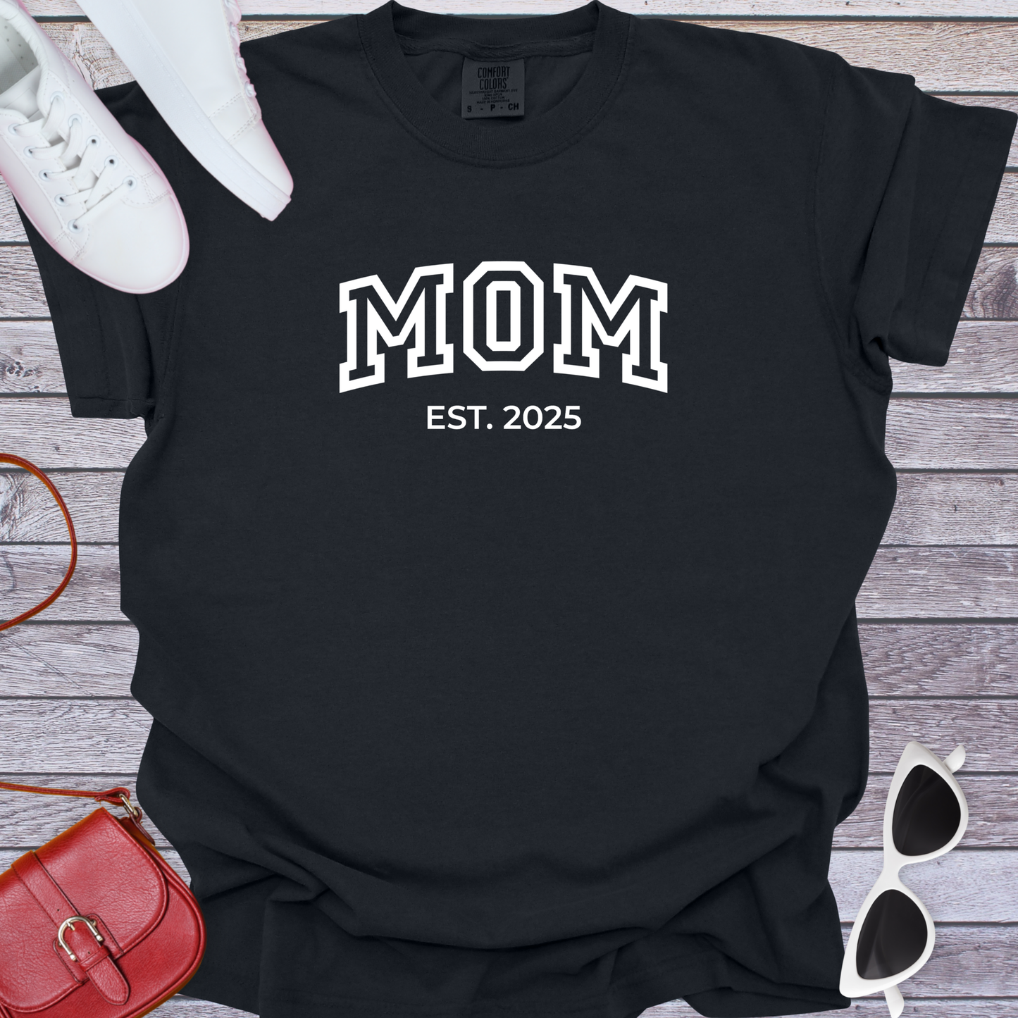 Mom Est 2025 T-Shirt